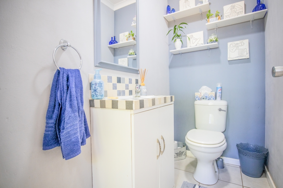 1 Bedroom Property for Sale in The Coves North West